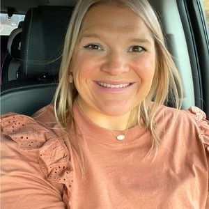 Meet your Posher, Carrie